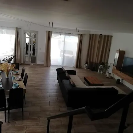 Maison Al Una Proche Pezenas Montpellier Et Beziers Dans L'herault Rivieres 8km Plages Meze, Sete, Ballaruc Les Bains, Etang De Thau, Vias, Valras, Marseillan, Vendre Serignan, Lac Du Salagou Cirques De Moureze Et Navacelle Entre 16 Et 33km Hébergement de vacances