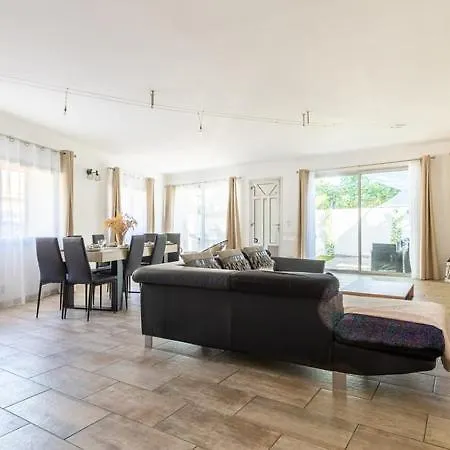 Maison Al Una Proche Pezenas Montpellier Et Beziers Dans L'herault Rivieres 8km Plages Meze, Sete, Ballaruc Les Bains, Etang De Thau, Vias, Valras, Marseillan, Vendre Serignan, Lac Du Salagou Cirques De Moureze Et Navacelle Entre 16 Et 33km Hébergement de vacances Adissan